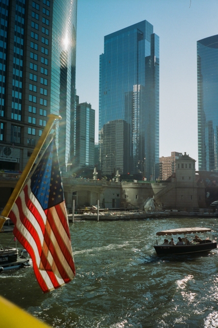 chicago-american-flag-water-taxi